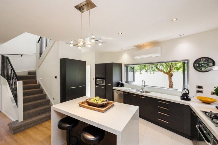 Photo of property in 23 Montgomery Terrace, Hokowhitu, Palmerston North, 4410