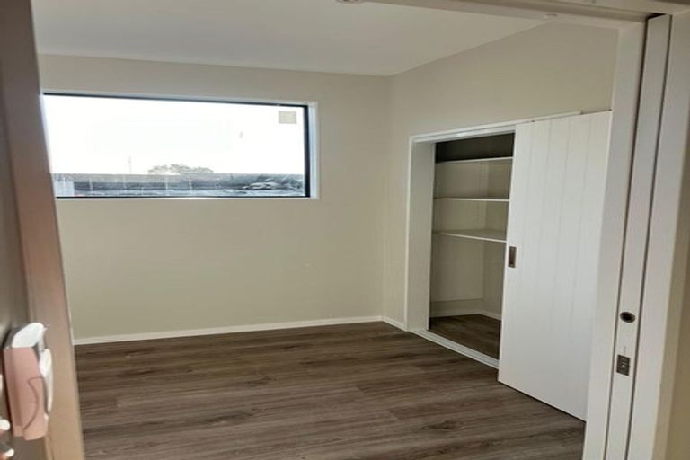 Photo of property in 9/88 Gloria Avenue, Te Atatu Peninsula, Auckland, 0610