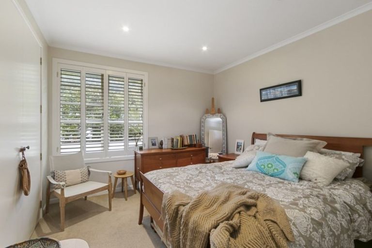 Photo of property in 25 Cheviot Road, Lowry Bay, Lower Hutt, 5013