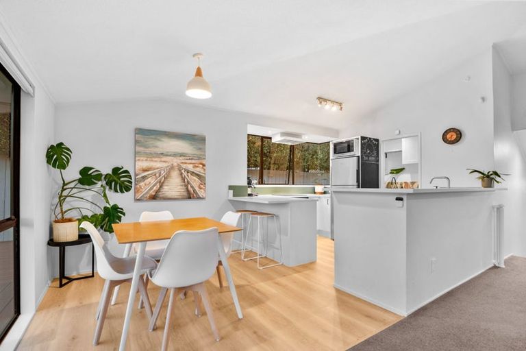 Photo of property in 1/9a Kitewao Street, Northcote, Auckland, 0627