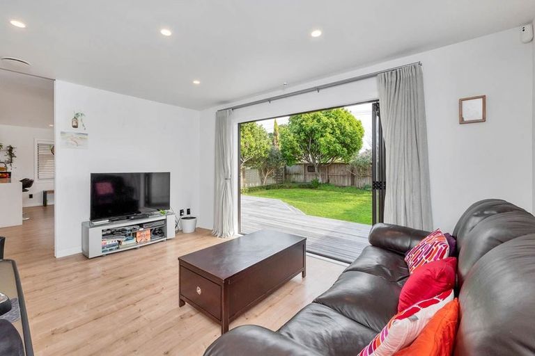 Photo of property in 1/52 Jutland Road, Hauraki, Auckland, 0622