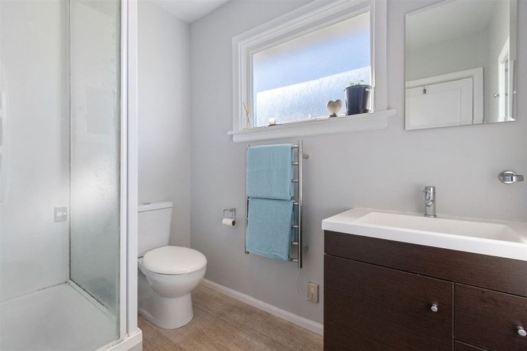 Photo of property in 8 Mappleton Avenue, Burnside, Christchurch, 8053