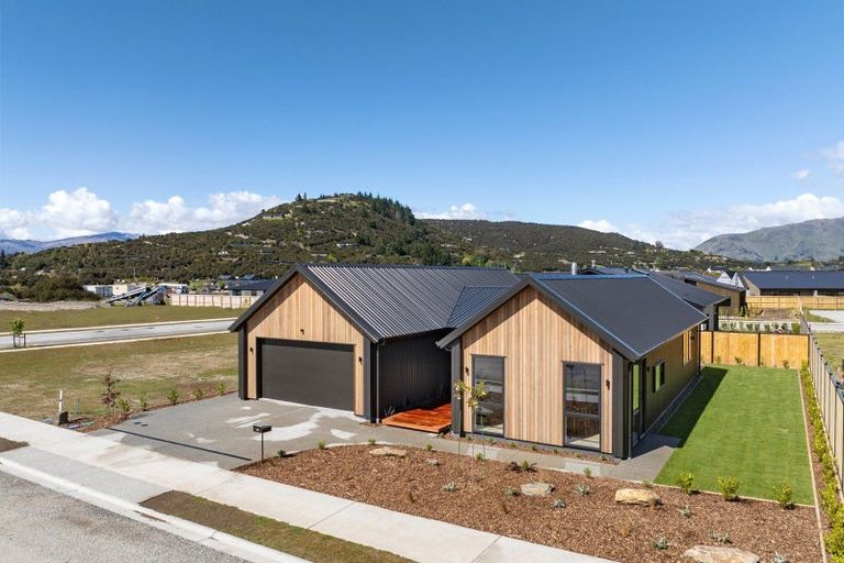 Photo of property in 14 Moonstone Street, Albert Town, Wanaka, 9305