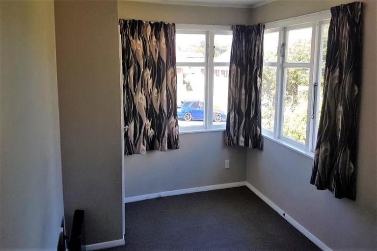Photo of property in 33 Jillett Street, Titahi Bay, Porirua, 5022