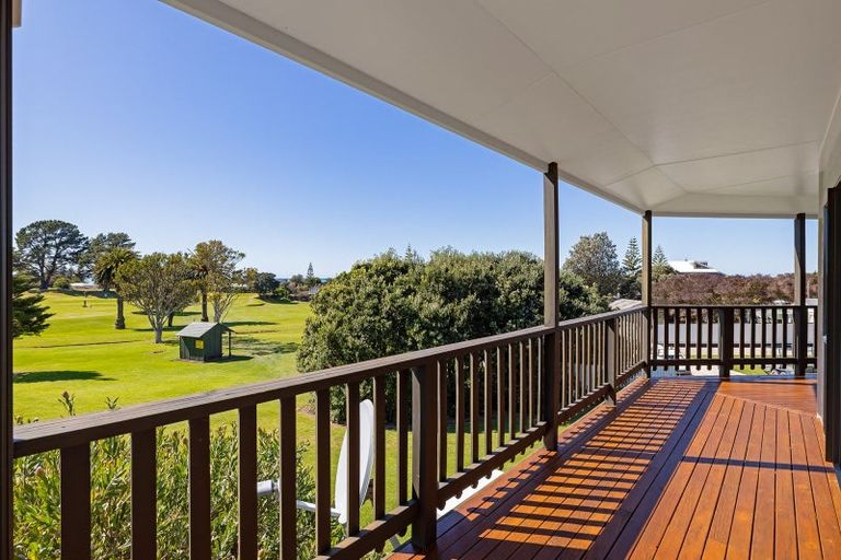 Photo of property in 24 Palm Parade, Riversdale Beach, Masterton, 5872