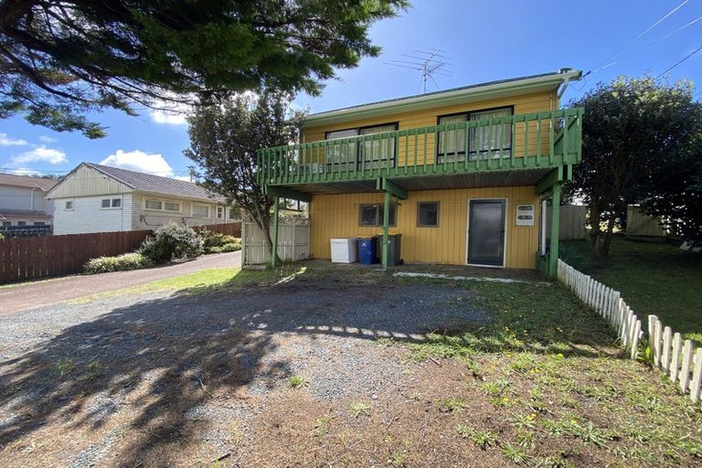 Photo of property in 2/717 East Coast Road, Browns Bay, Auckland, 0630