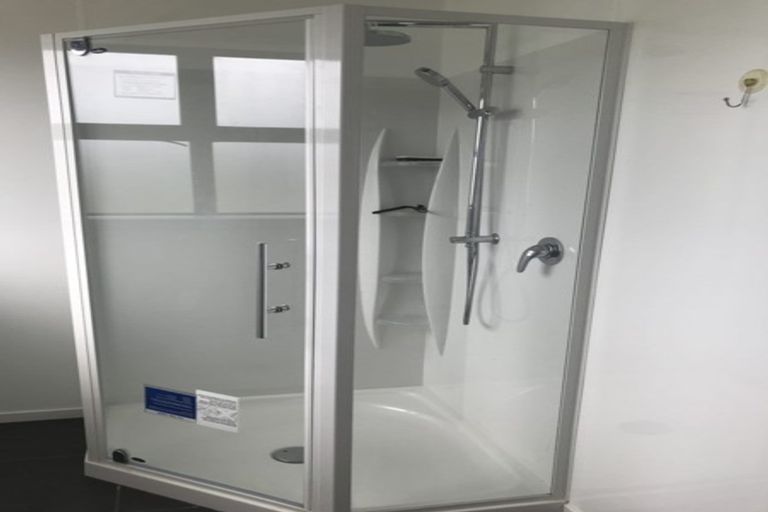 Photo of property in 30 Akaroa Drive, Maupuia, Wellington, 6022