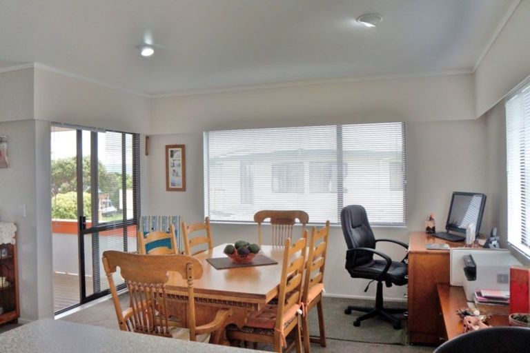 Photo of property in 30 Manaia View Road, One Tree Point, 0118