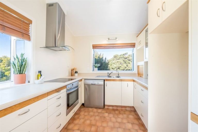 Photo of property in 1 Viscount Grove, Kelson, Lower Hutt, 5010
