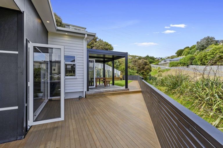 Photo of property in 12 Botany Lane, Whitby, Porirua, 5024