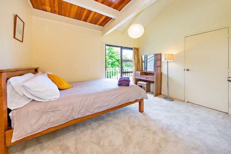 Photo of property in 60 Cheriton Road, Mellons Bay, Auckland, 2014