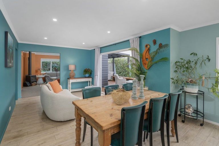 Photo of property in 56 Hahei Beach Road, Hahei, Whitianga, 3591