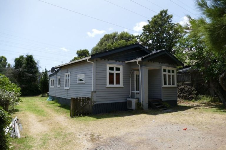 Photo of property in 11 Leonard Road, Mount Wellington, Auckland, 1060