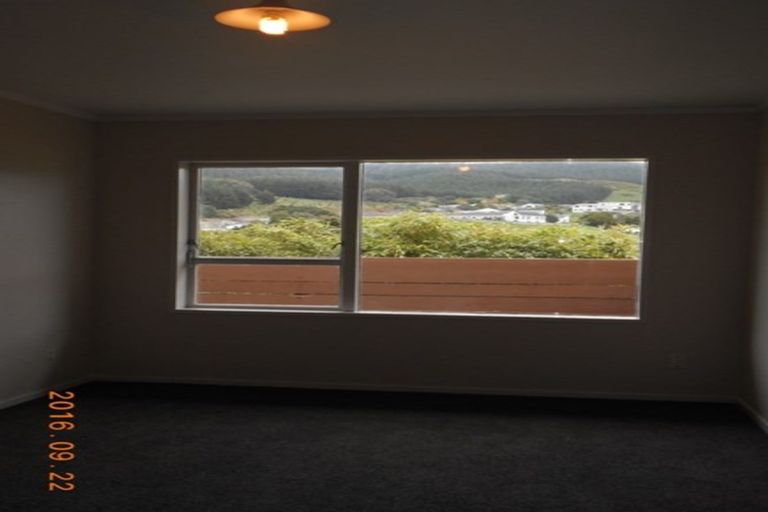 Photo of property in 13b Florio Terrace, Tawa, Wellington, 5028