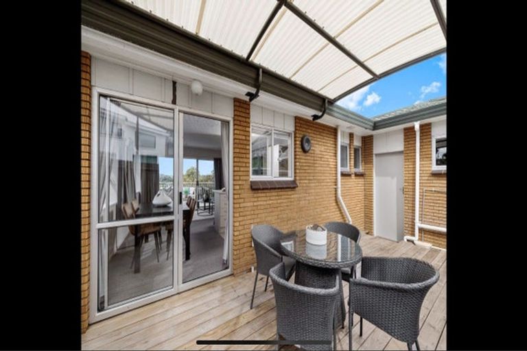 Photo of property in 12a Tower Hill, Stanmore Bay, Whangaparaoa, 0930