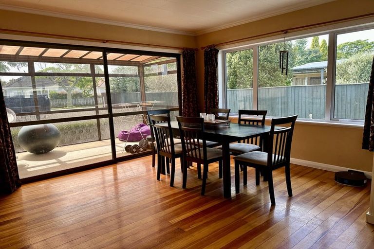 Photo of property in 12 Park Road, West End, Palmerston North, 4412