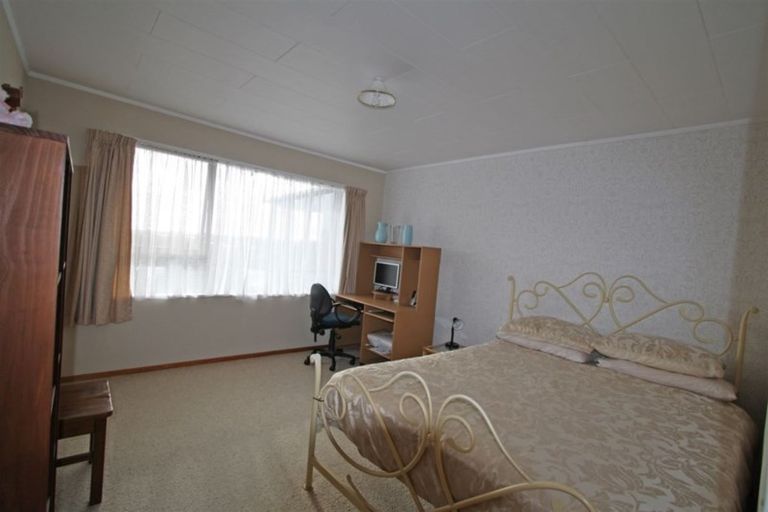 Photo of property in 17a Acacia Place, Bell Block, New Plymouth, 4312