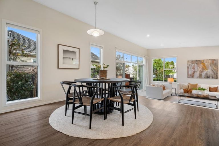 Photo of property in 72 Kiwitea Street, Sandringham, Auckland, 1041