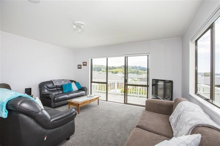 Photo of property in 18 Kahurangi Place, Snells Beach, 0920