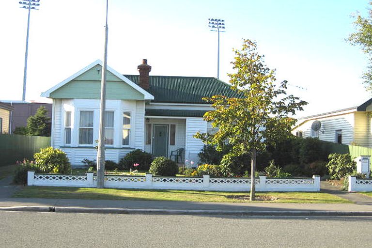 Photo of property in 39 Raymond Street, West End, Timaru, 7910