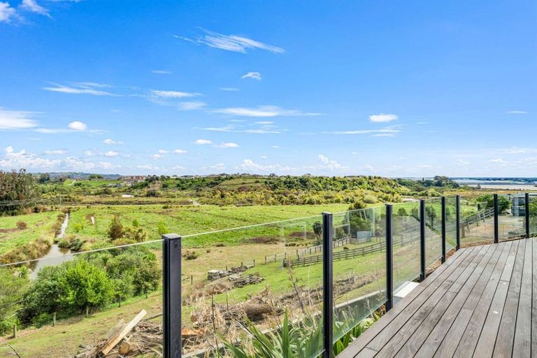 Photo of property in 106 Sereno Vista, Bellevue, Tauranga, 3110