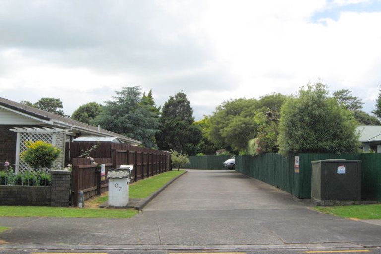 Photo of property in 211 Walter Strevens Drive, Conifer Grove, Takanini, 2112