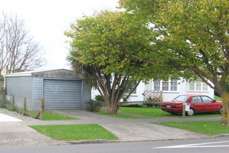 Photo of property in 2 Naenae Road, Naenae, Lower Hutt, 5011