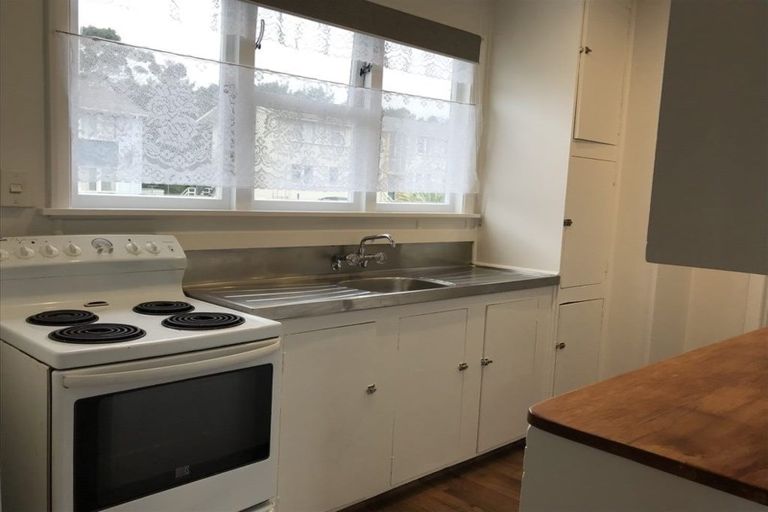 Photo of property in 8 Cheshire Street, Cannons Creek, Porirua, 5024