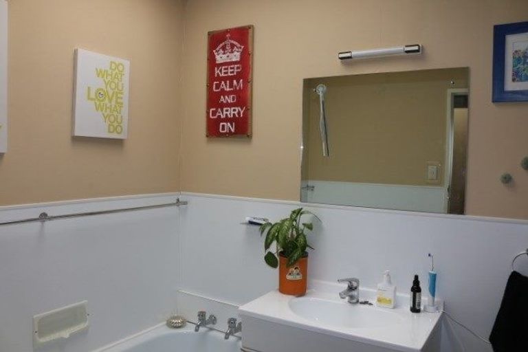 Photo of property in 7 Brightwater Terrace, Terrace End, Palmerston North, 4410