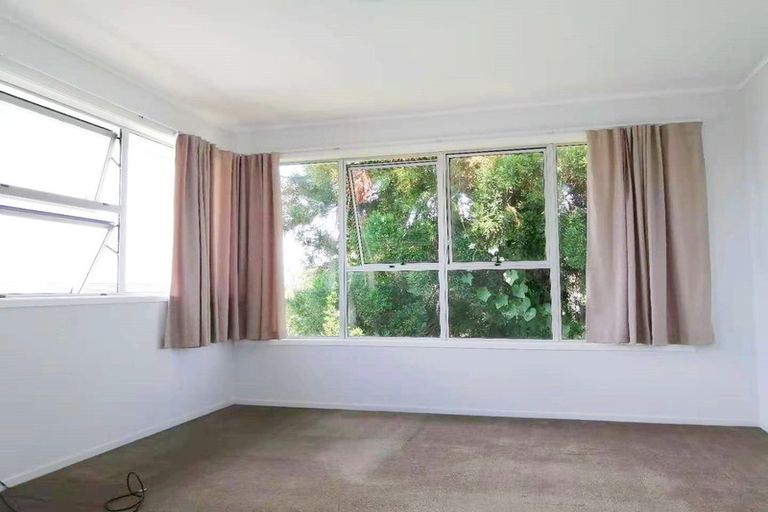 Photo of property in 2/275 Te Atatu Road, Te Atatu South, Auckland, 0610