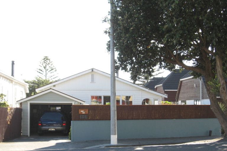 Photo of property in 136 Muritai Road, Eastbourne, Lower Hutt, 5013