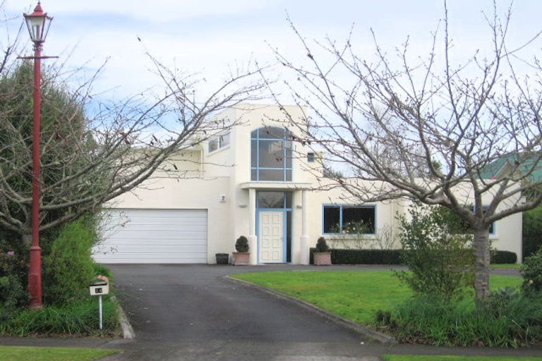 Photo of property in 14 Fernwater Place, Flagstaff, Hamilton, 3210