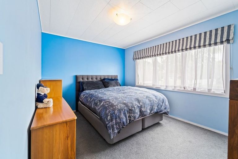 Photo of property in 122 Moire Road, West Harbour, Auckland, 0618