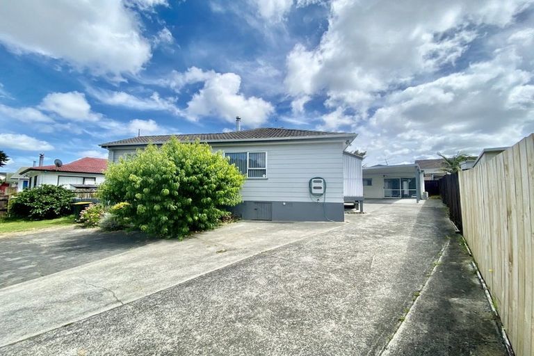Photo of property in 219 Mahia Road, Wattle Downs, Auckland, 2103