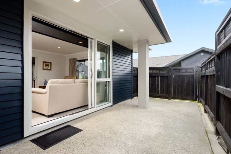 Photo of property in 6 Bridgewater Way, Pyes Pa, Tauranga, 3112
