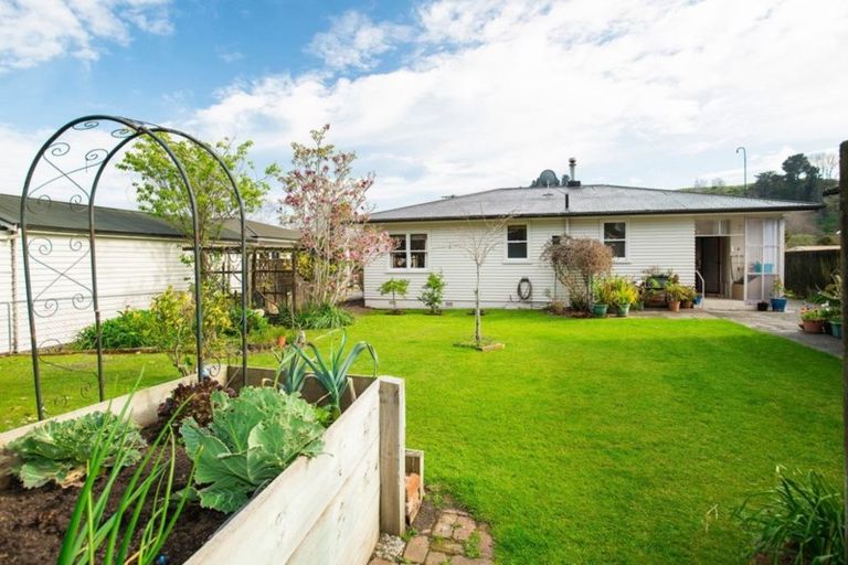 Photo of property in 17 Kingsley Street, Whataupoko, Gisborne, 4010