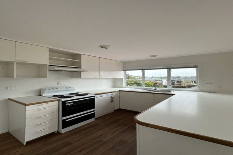 Photo of property in 1/75 Kowhai Road, Mairangi Bay, Auckland, 0630