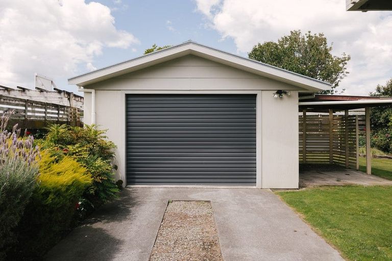 Photo of property in 53 Wikiriwhi Crescent, Awapuni, Palmerston North, 4412