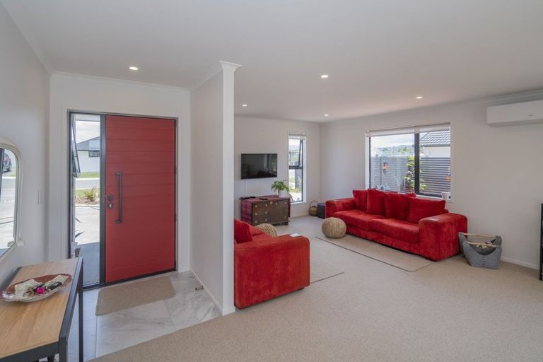 Photo of property in 8 Palm Drive, Whitianga, 3510