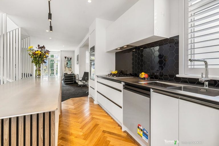 Photo of property in 35b Hobson Crescent, Thorndon, Wellington, 6011