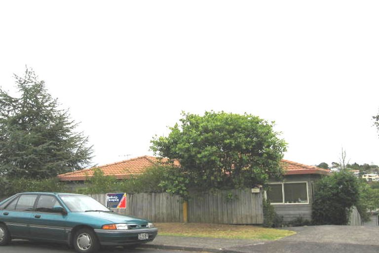 Photo of property in 1/24 Wylie Avenue, Sunnynook, Auckland, 0620