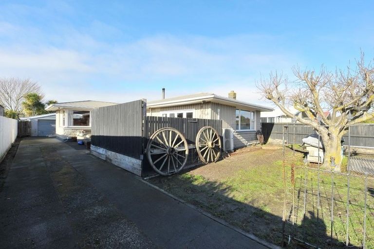 Photo of property in 12 Glenrowan Avenue, Avondale, Christchurch, 8061