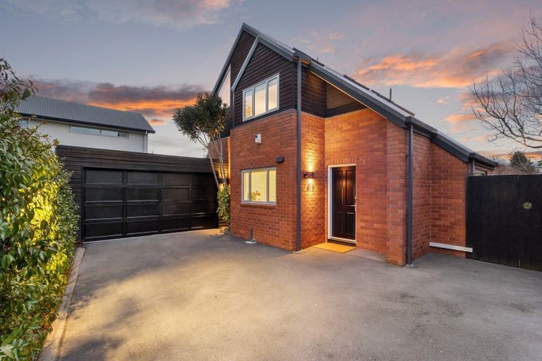 Photo of property in 87b Aikmans Road, Merivale, Christchurch, 8014