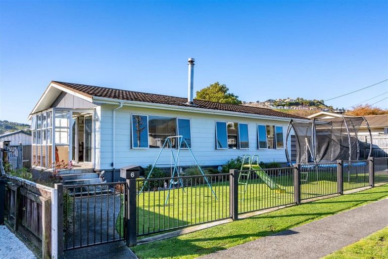 Photo of property in 1/6 Louisson Avenue, Stoke, Nelson, 7011