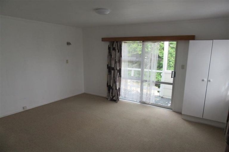 Photo of property in 2/14 Lake Road, Northcote, Auckland, 0627