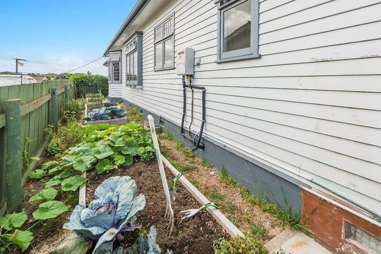 Photo of property in 25 Kawatiri Avenue, Gonville, Whanganui, 4501
