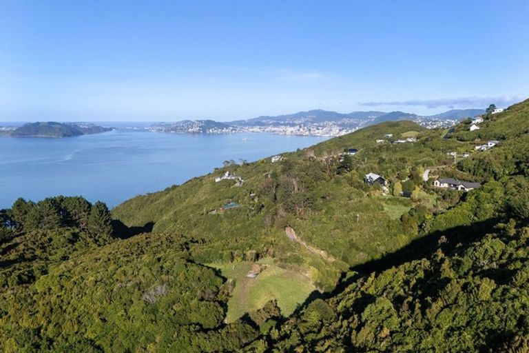 Photo of property in 221 Glanmire Road, Newlands, Wellington, 6037