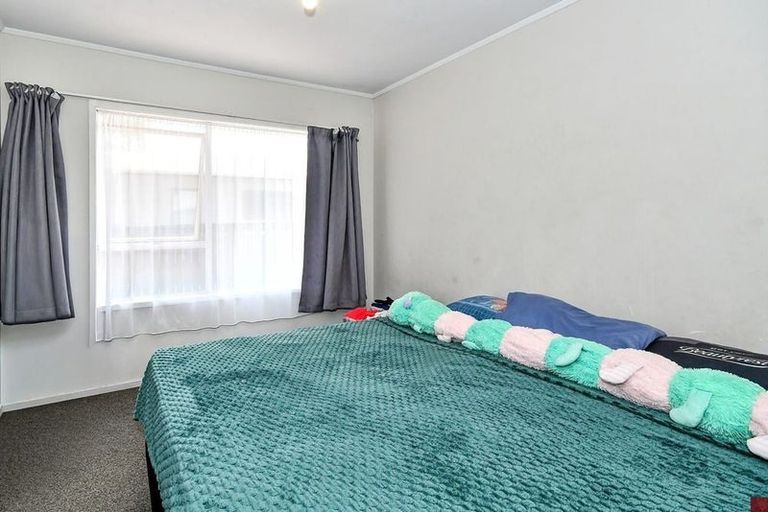 Photo of property in 426 Roscommon Road, Clendon Park, Auckland, 2103