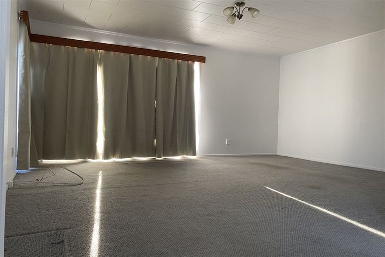 Photo of property in 16 Wenlock Place, Manurewa, Auckland, 2102