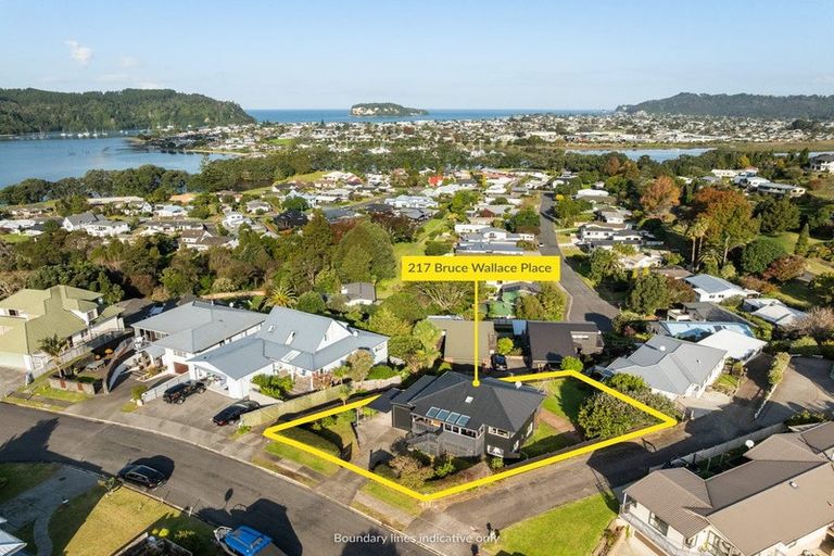 Photo of property in 127 Bruce Wallace Place, Whangamata, 3620